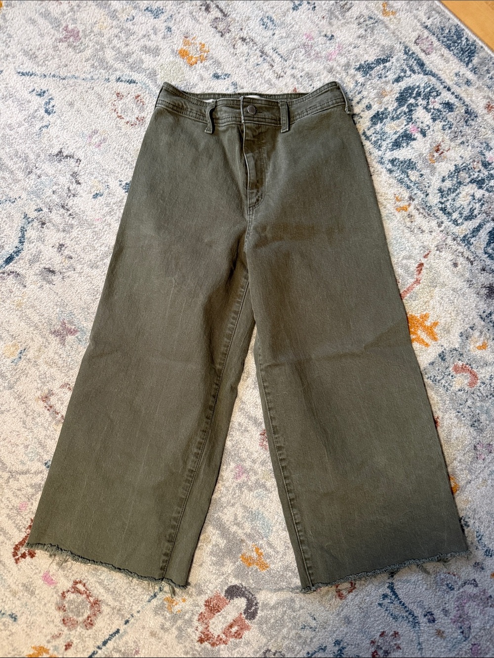 Universal Thread Wide-Leg Jeans in Olive